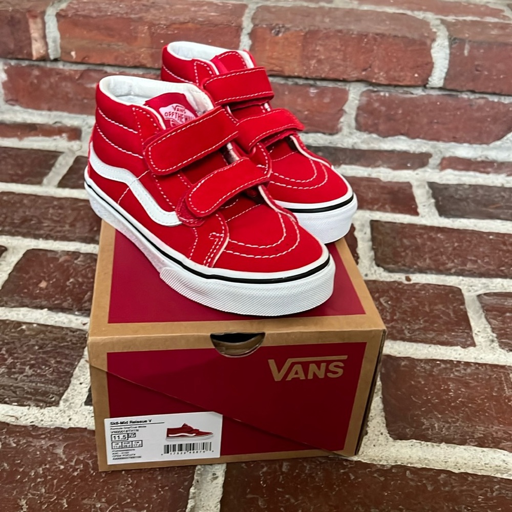 New in Box. Kids Vans Sk8-Mid Reissue V